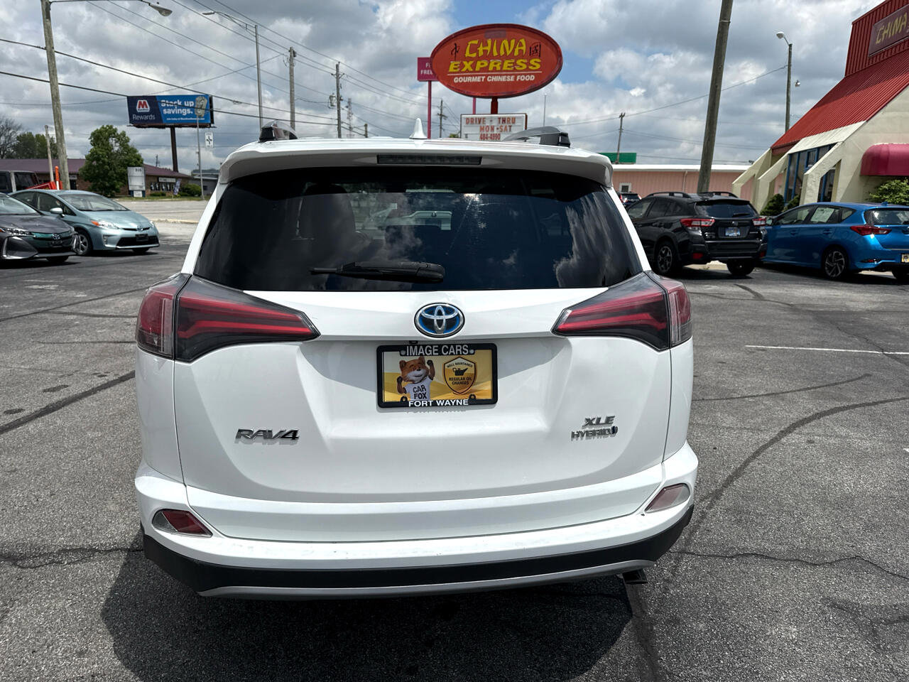 Used 2018 Toyota RAV4 XLE image 7