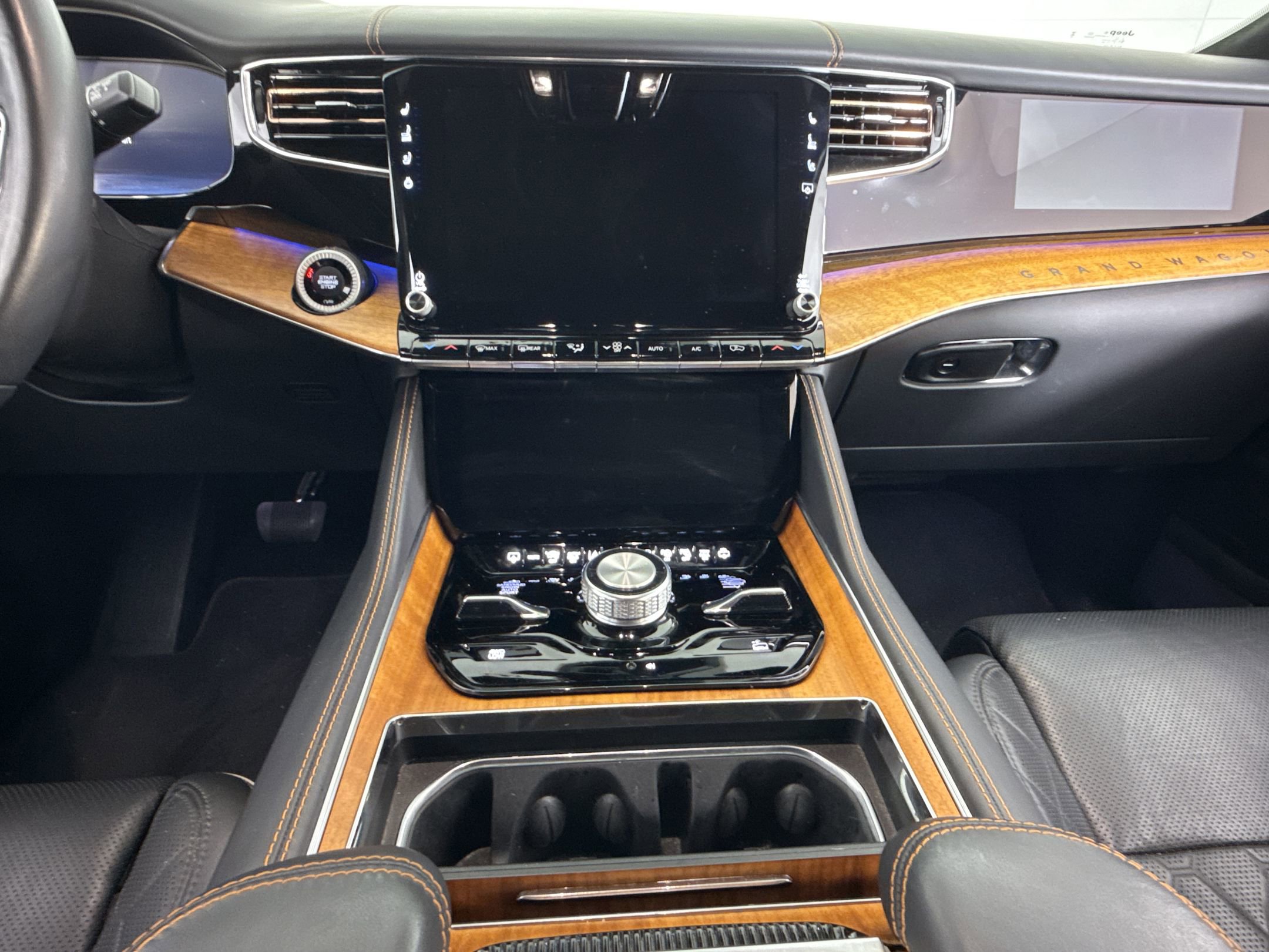 Used 2023 Jeep Grand Wagoneer Series III image 20