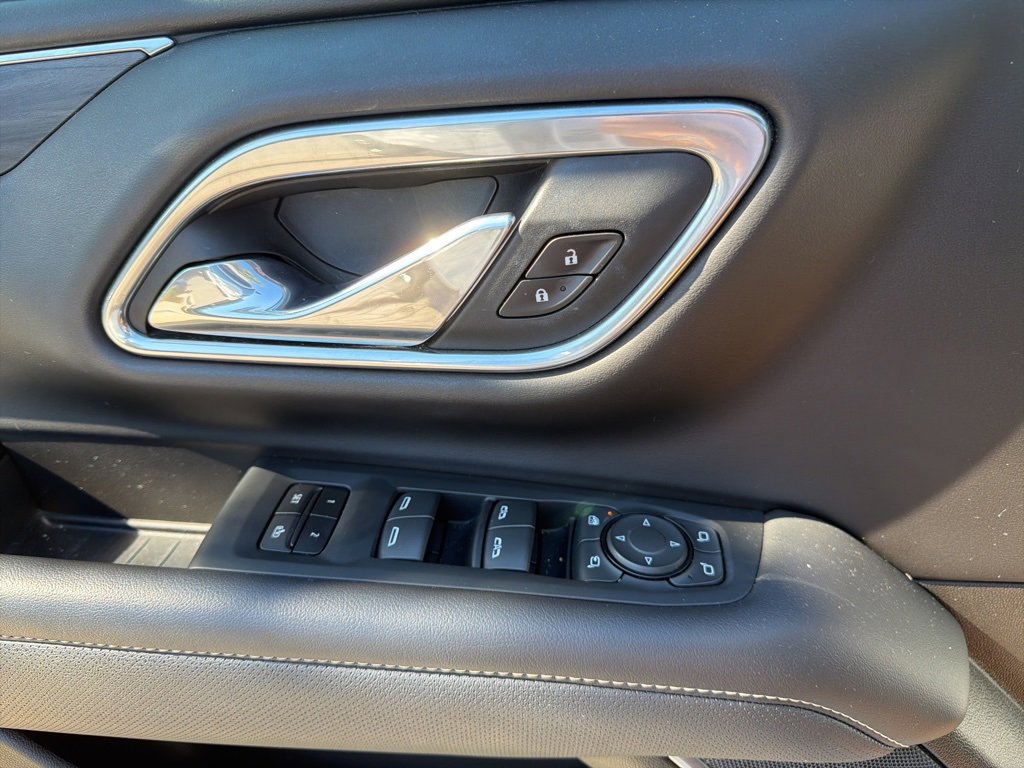 Used 2021 GMC Yukon XL SLT w/ SLT Luxury Package image 20