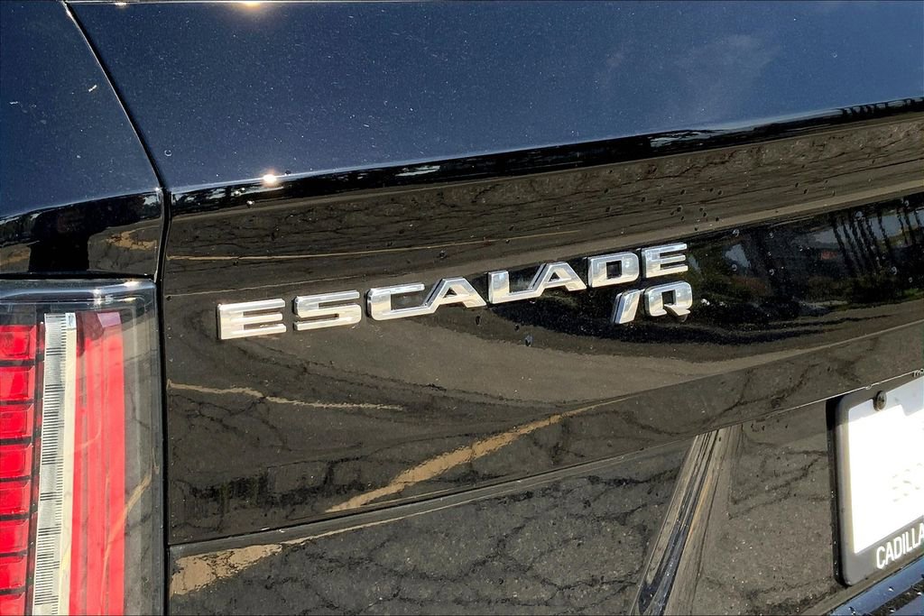 Used 2025 Cadillac Escalade IQ Luxury 2 image 16