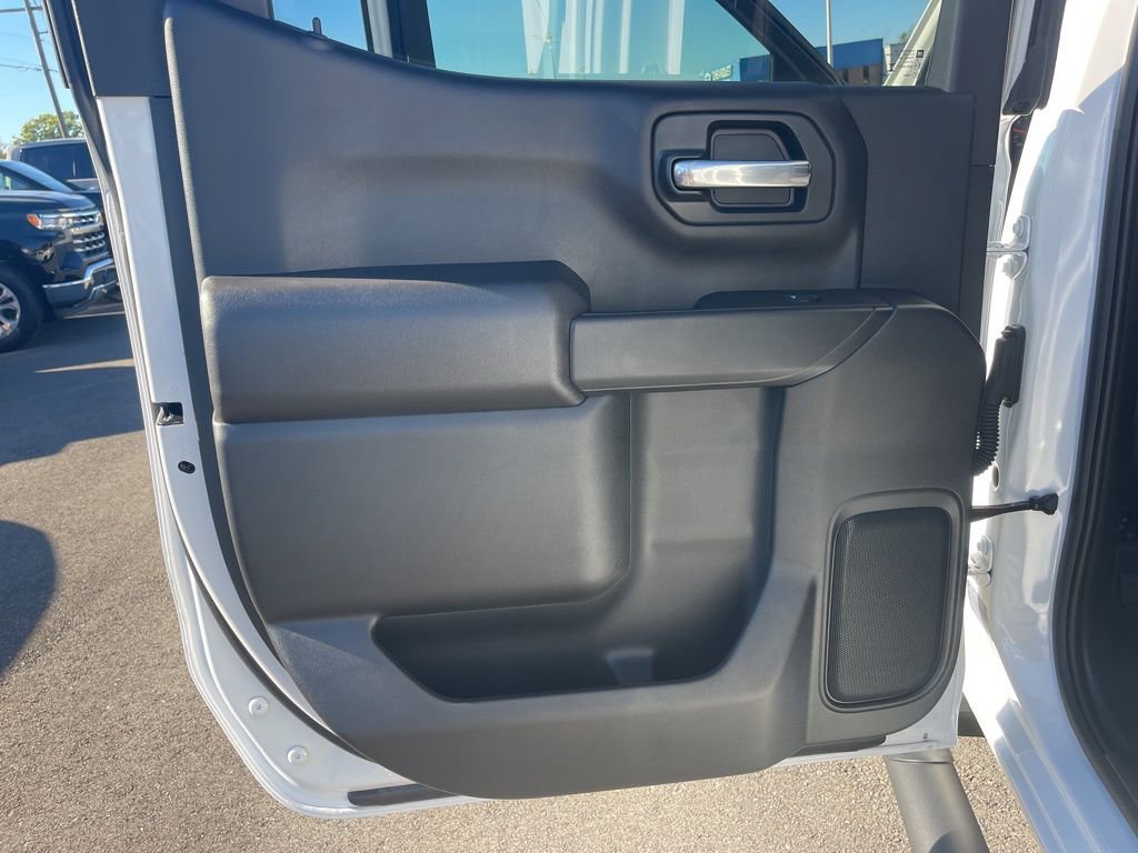 Used 2025 Chevrolet Silverado 1500 Custom w/ Turbomax Blackout Package image 26