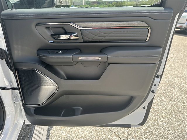 New 2025 RAM 1500 Limited w/ Trailer Tow Group image 16