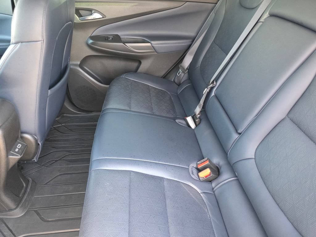 Used 2022 Chevrolet Bolt EUV LT w/ Convenience Package FWD image 15