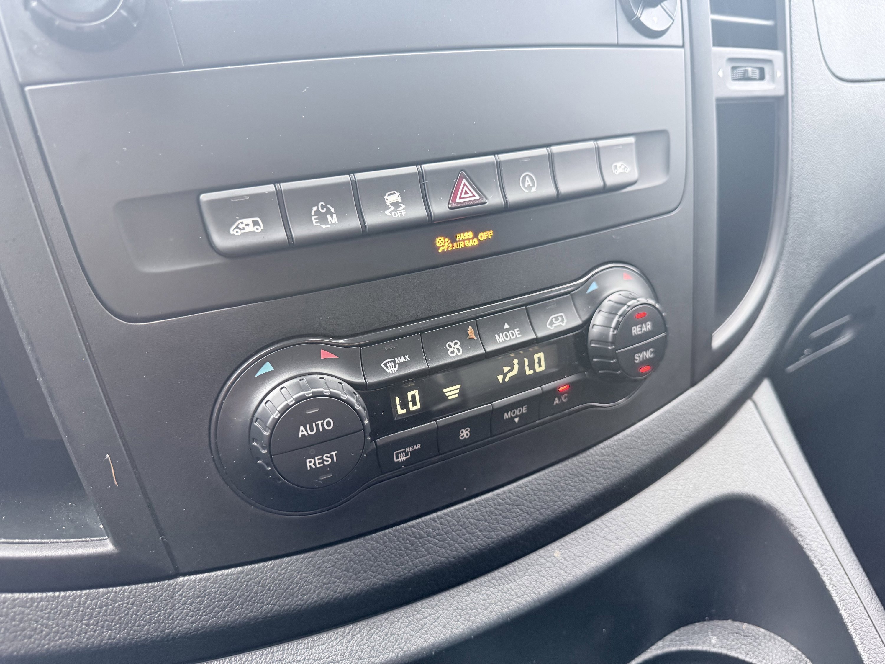 Used 2018 Mercedes-Benz Metris Passenger image 64