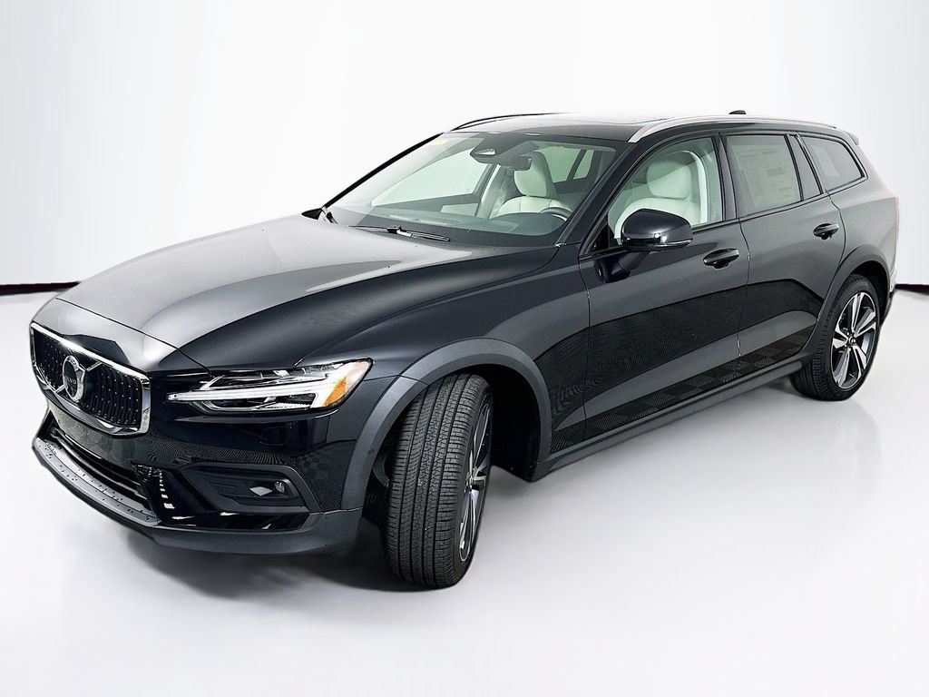 Used 2026 Volvo V60 B5 Cross Country Plus w/ Protection Package Premier AWD/4WD image 1