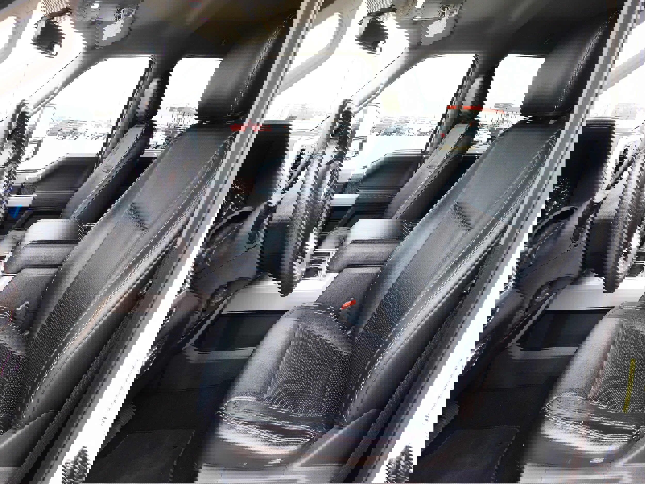 Used 2019 Ford F250 Lariat w/ Chrome Package image 18