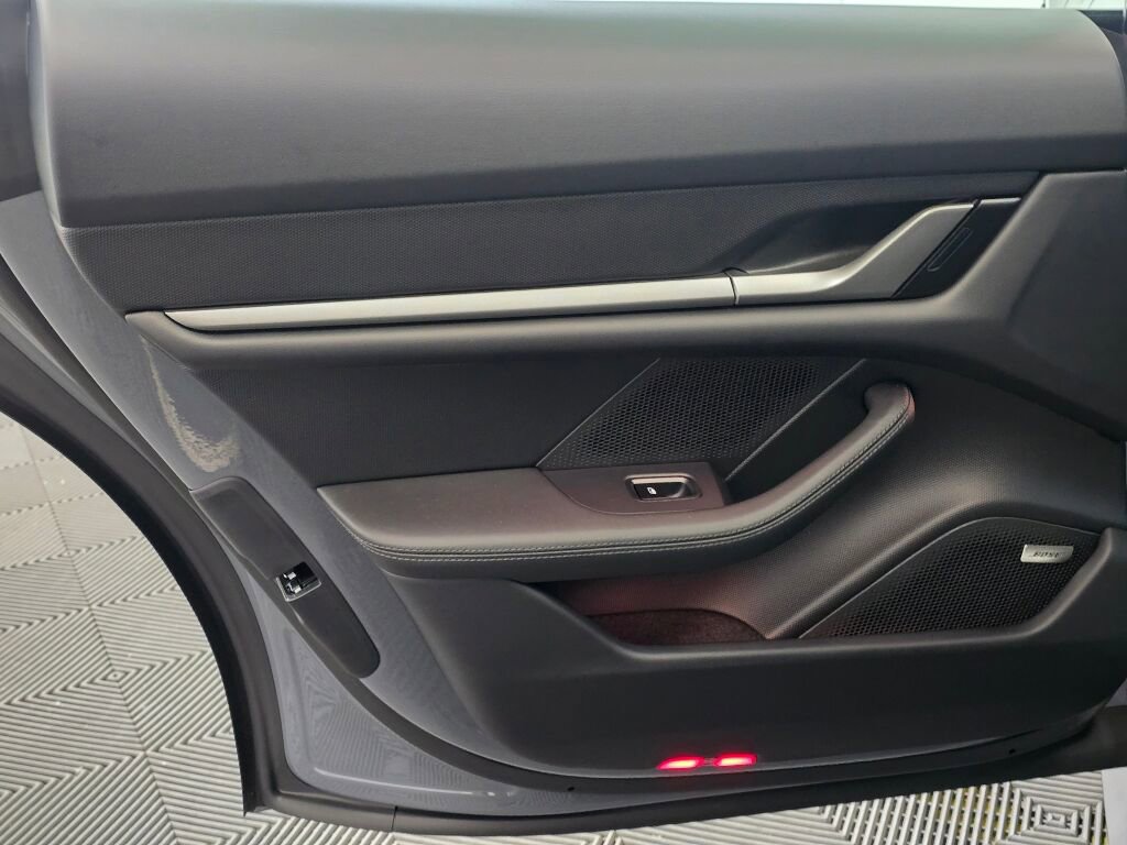 New 2025 Porsche Taycan image 20