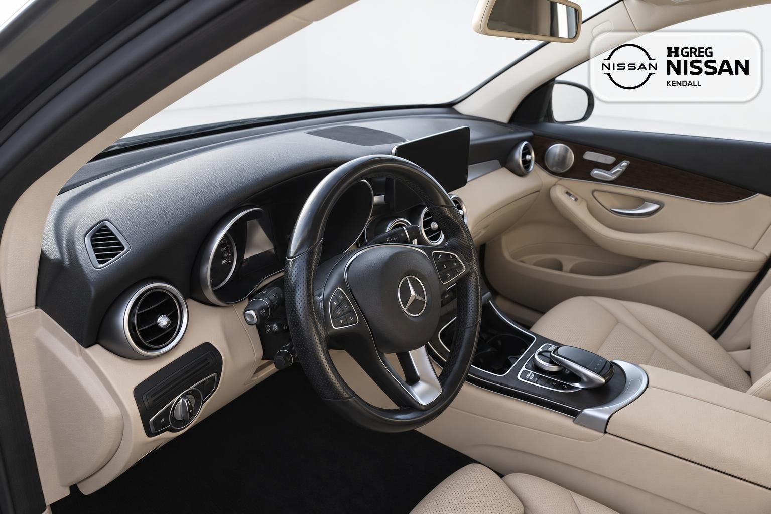 Used 2019 Mercedes-Benz GLC 350e 4MATIC image 9