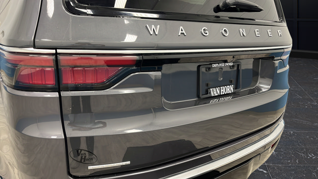 Used 2023 Jeep Wagoneer 4WD w/ Premium Group I image 41