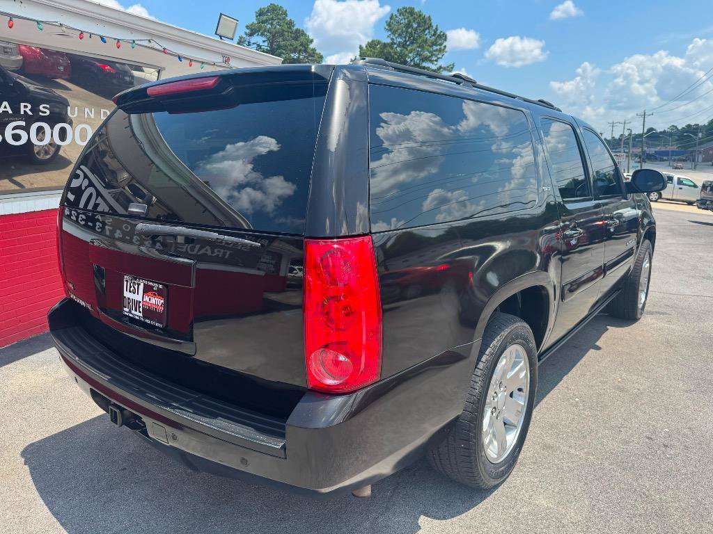 Used 2007 GMC Yukon XL SLT w/ SLT Preferred Equipment Group AWD/4WD image 6