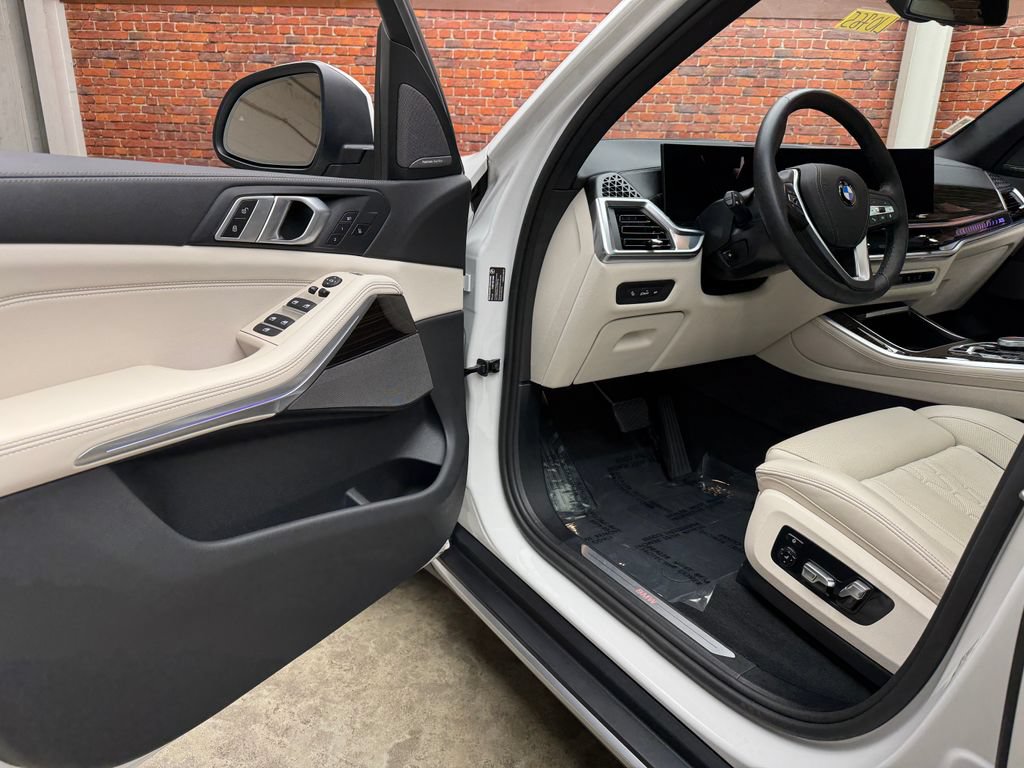 Used 2026 BMW X5 xDrive40i AWD/4WD image 10