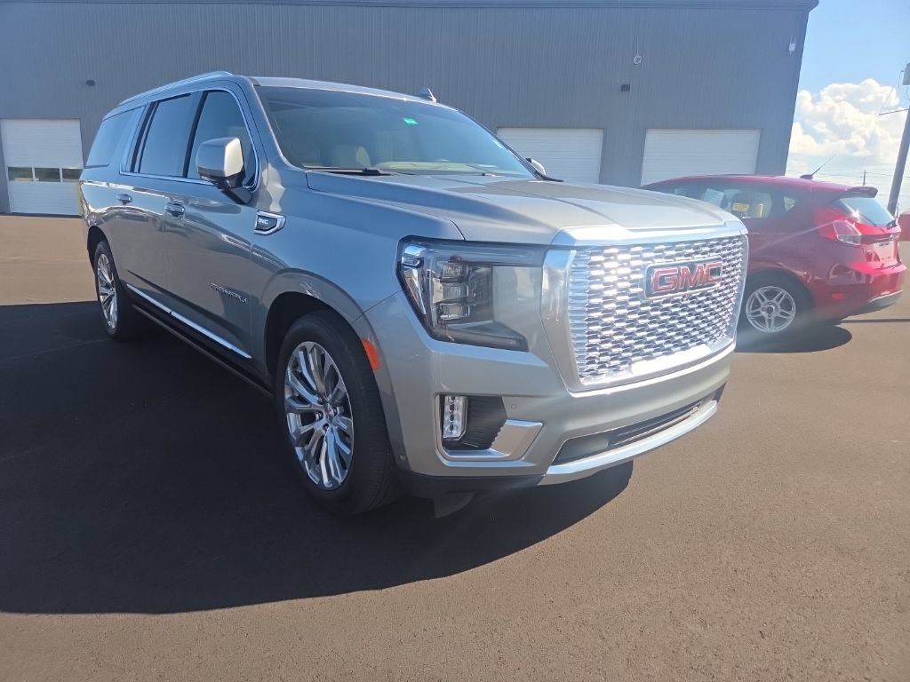 Used 2024 GMC Yukon XL Denali w/ Denali Reserve Package AWD/4WD image 13