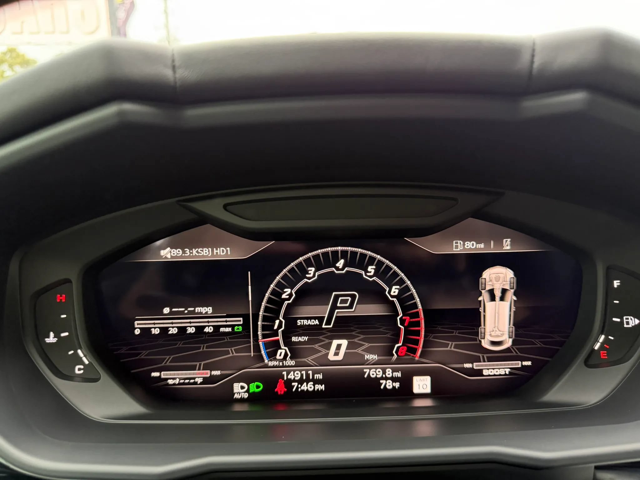 Used 2022 Lamborghini Urus AWD/4WD image 39