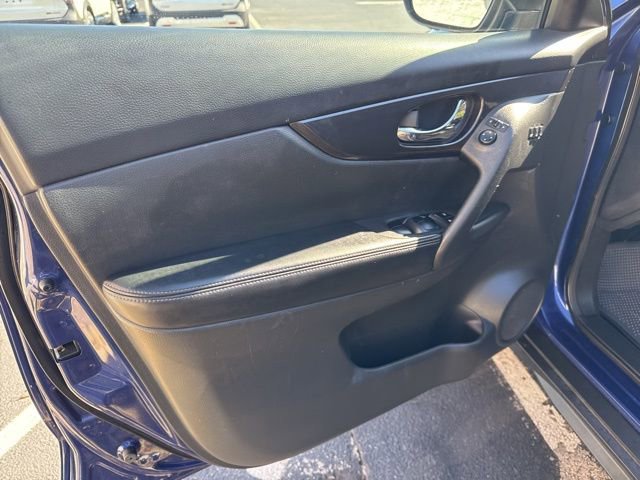 Used 2019 Nissan Rogue SV w/ Premium Package image 12