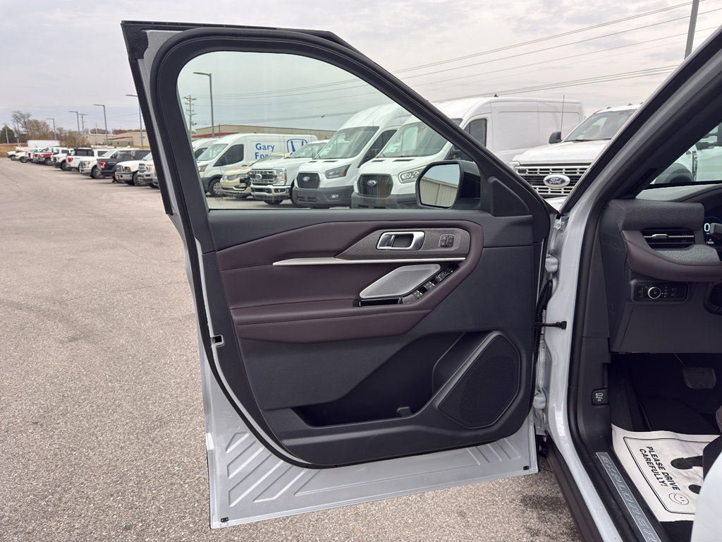 New 2026 Ford Explorer Platinum image 17