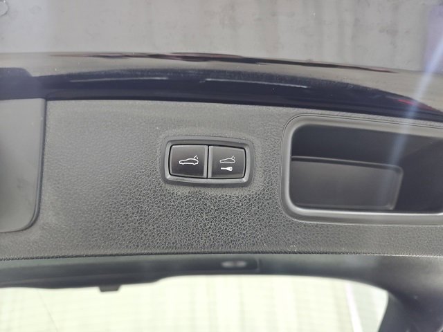 Used 2021 Porsche Macan image 18