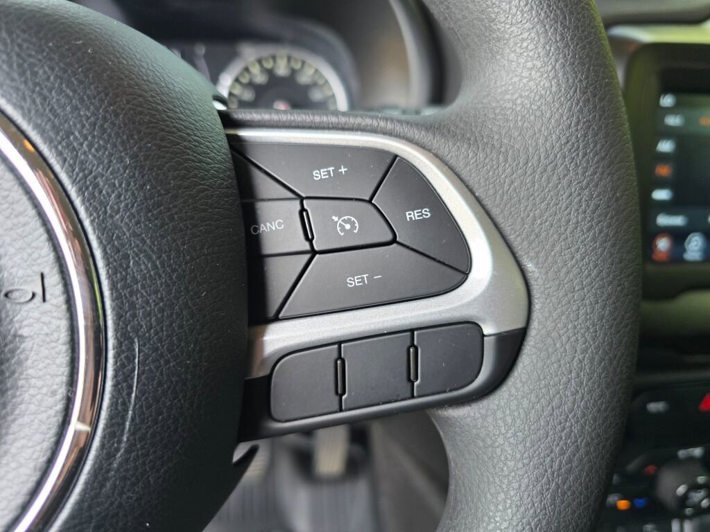 Used 2021 Jeep Renegade Sport image 26