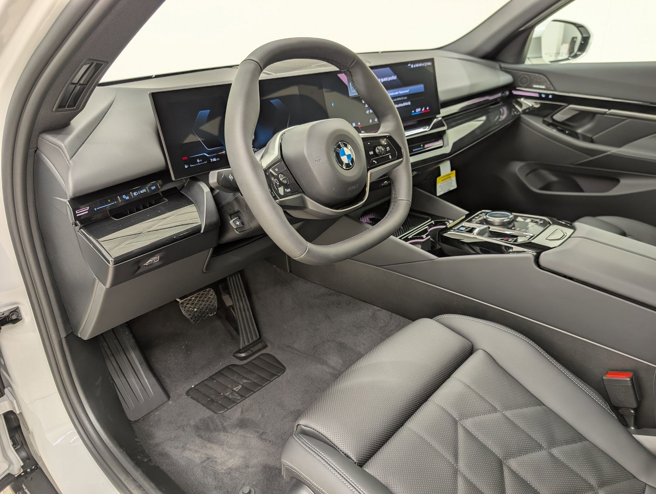 New 2026 BMW 530i RWD image 4