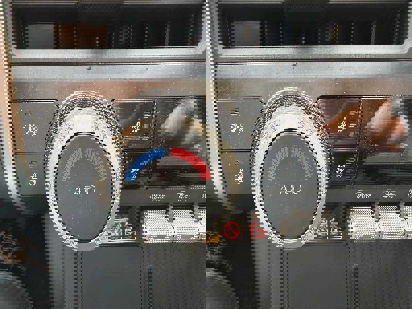 Used 2025 Toyota 4Runner TRD Off-Road Premium AWD/4WD image 24