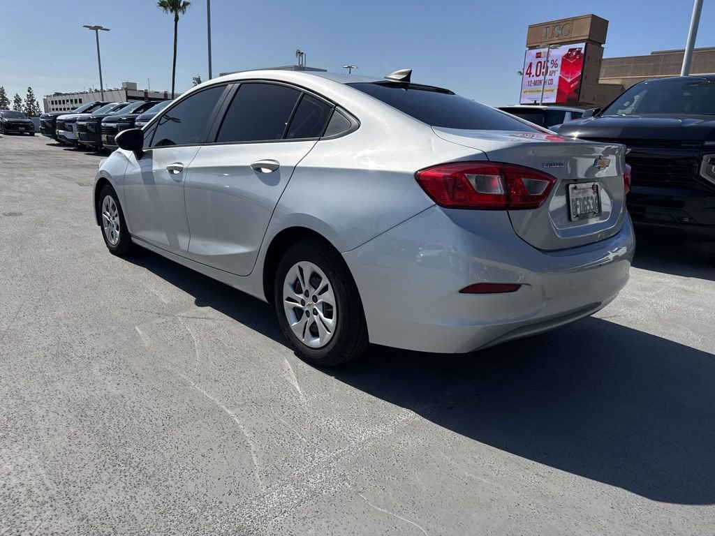 Used 2019 Chevrolet Cruze Sedan FWD image 4