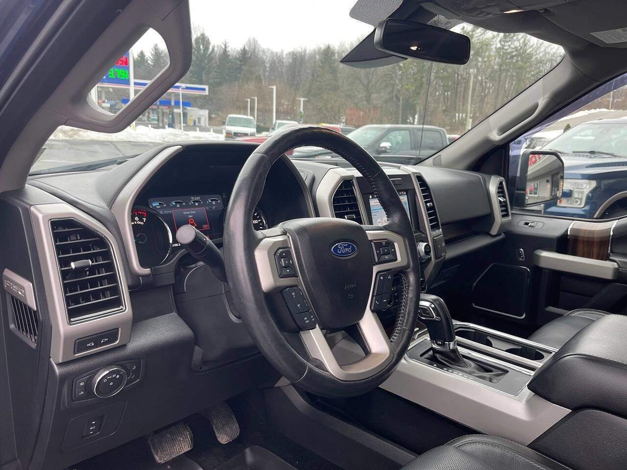 Used 2017 Ford F150 Lariat w/ Equipment Group 502A Luxury image 22