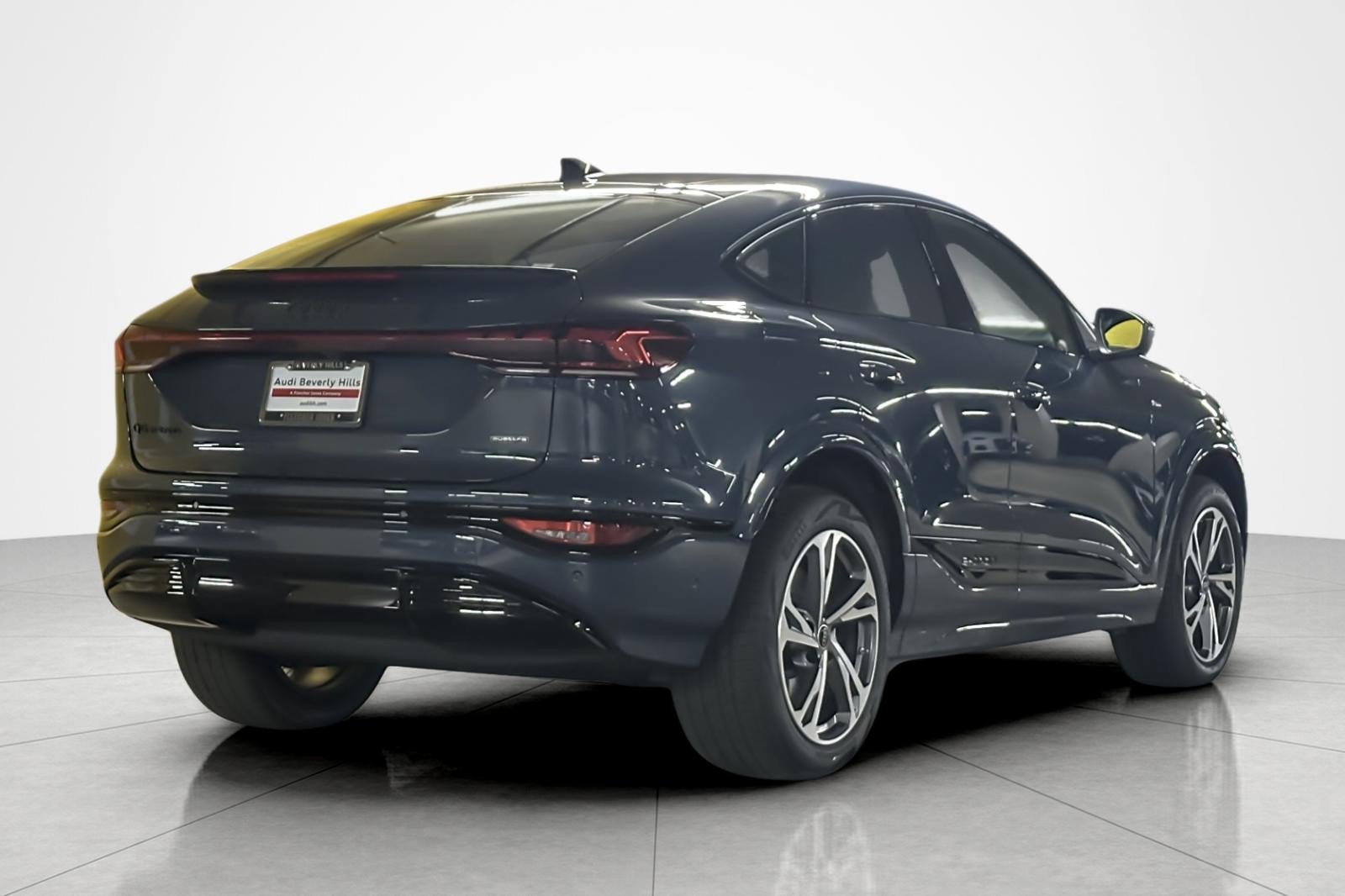 New 2027 Audi Q6 e-tron Premium Plus AWD/4WD image 6