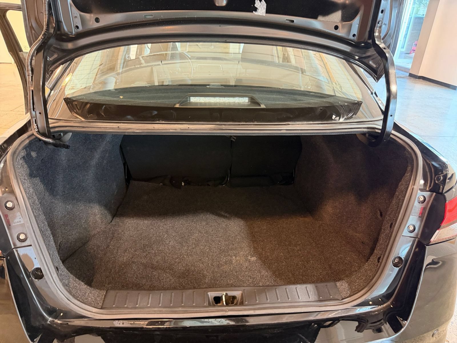 Used 2025 Nissan Versa SV FWD image 29