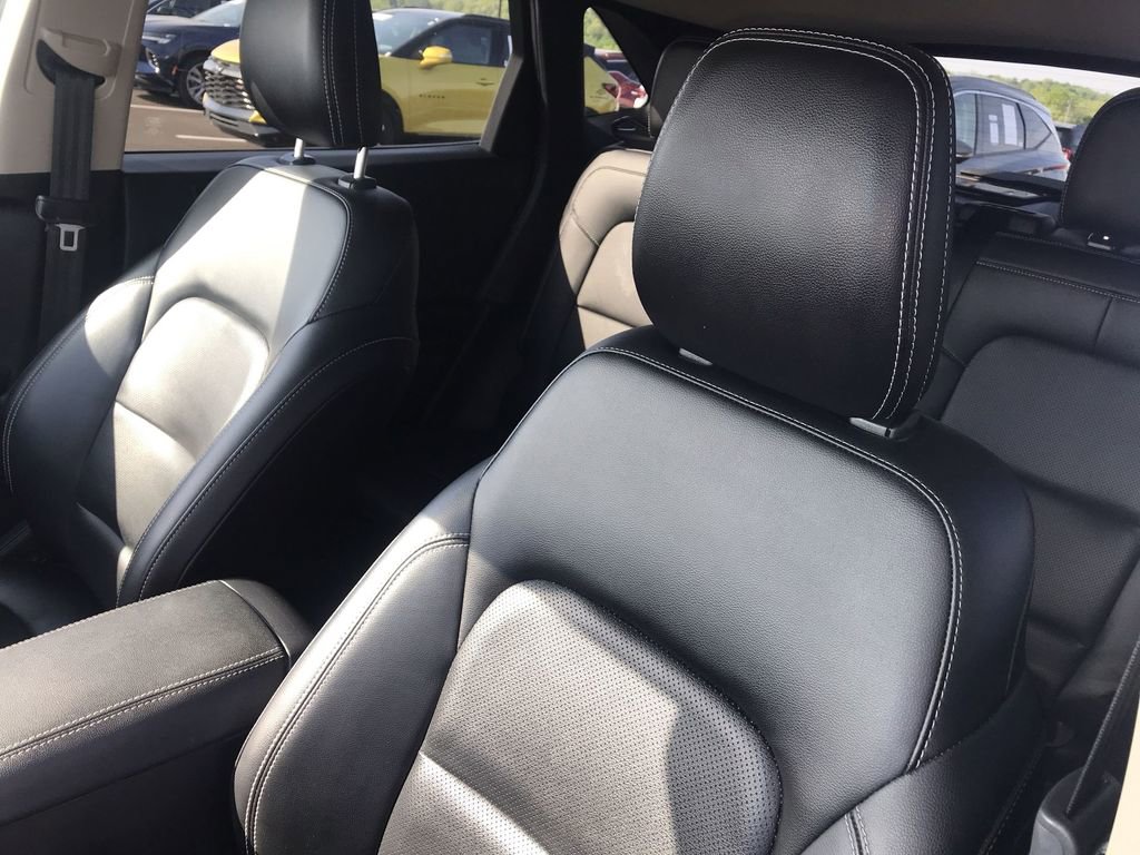 Used 2020 Ford Escape SEL FWD image 11
