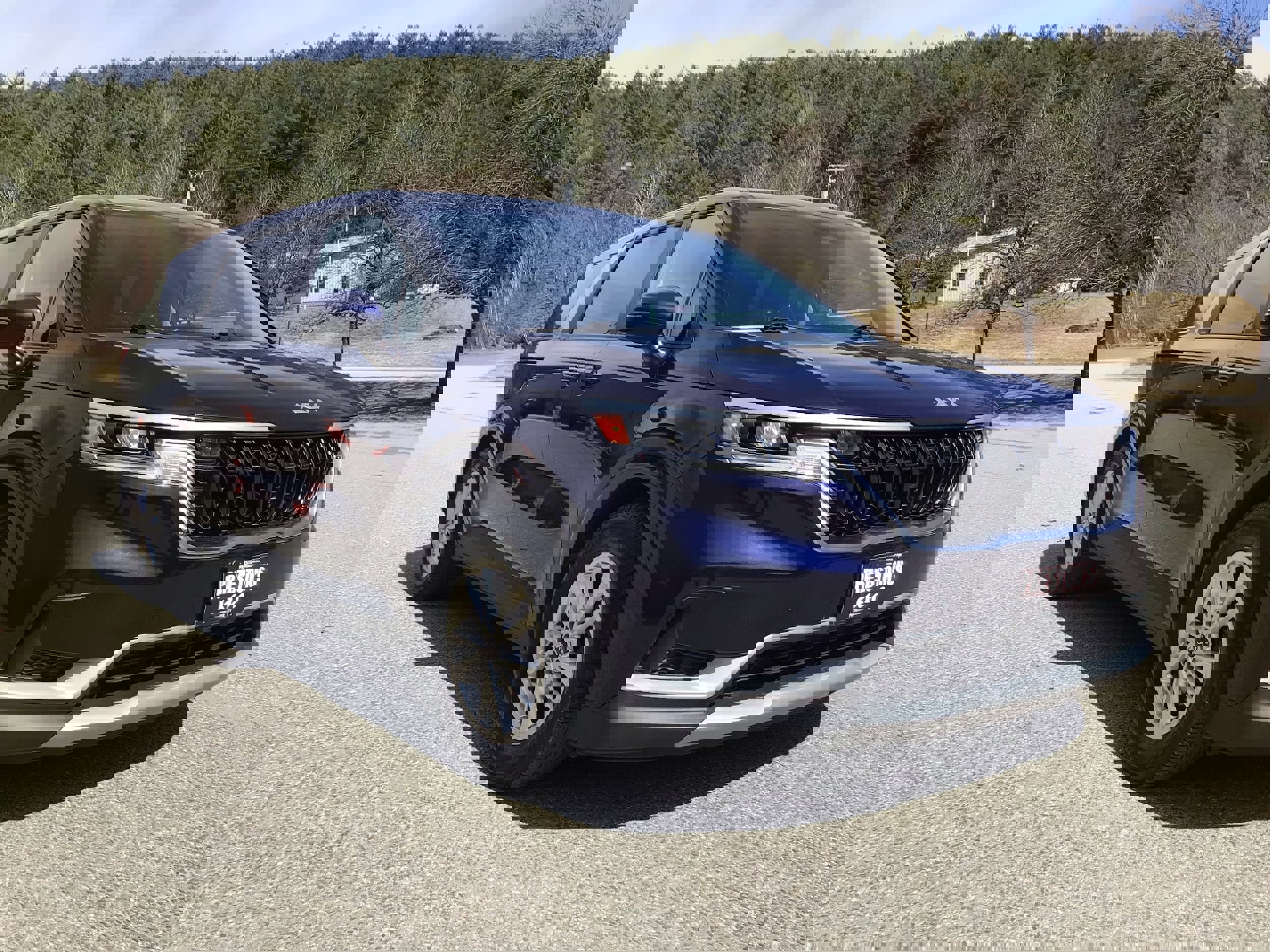 Used 2022 Kia Carnival LX image 1