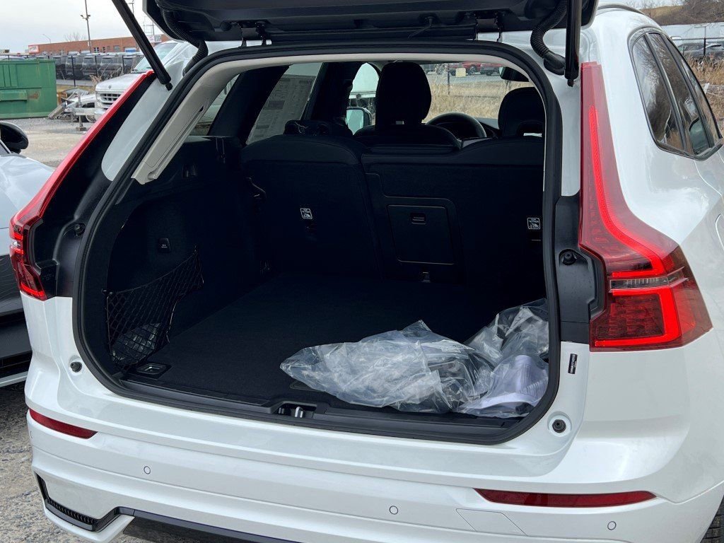 New 2026 Volvo XC60 T8 Core w/ Climate Package AWD/4WD image 13
