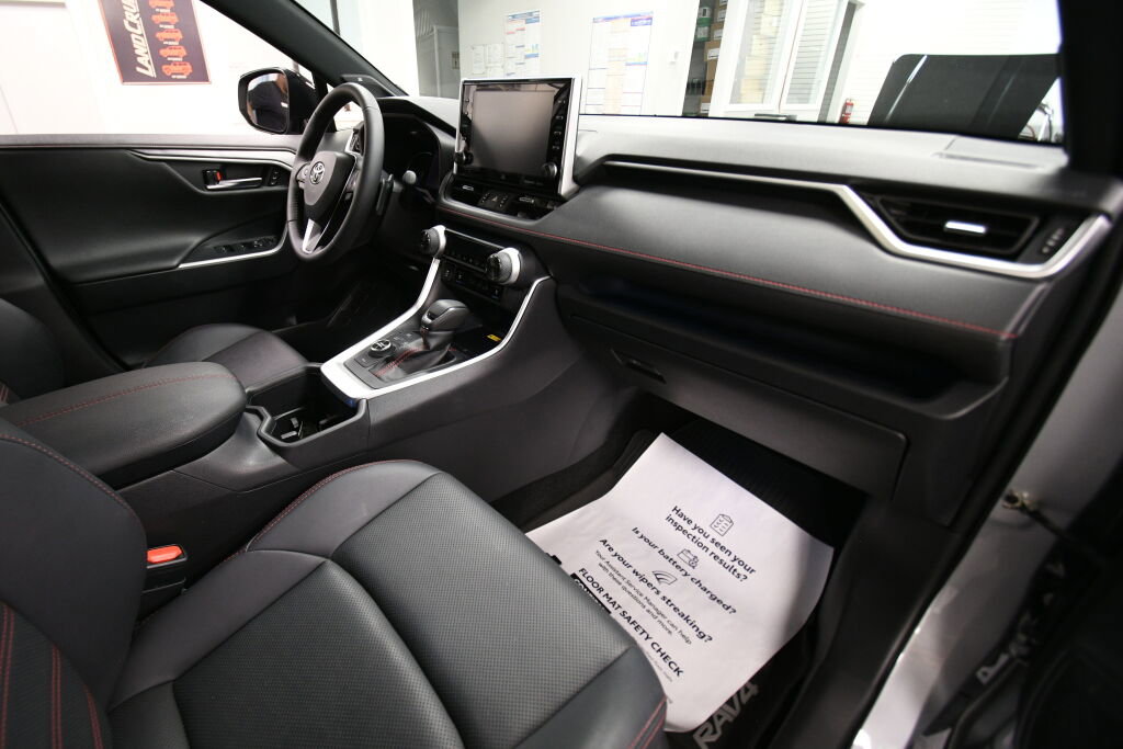 Used 2022 Toyota RAV4 XSE image 32