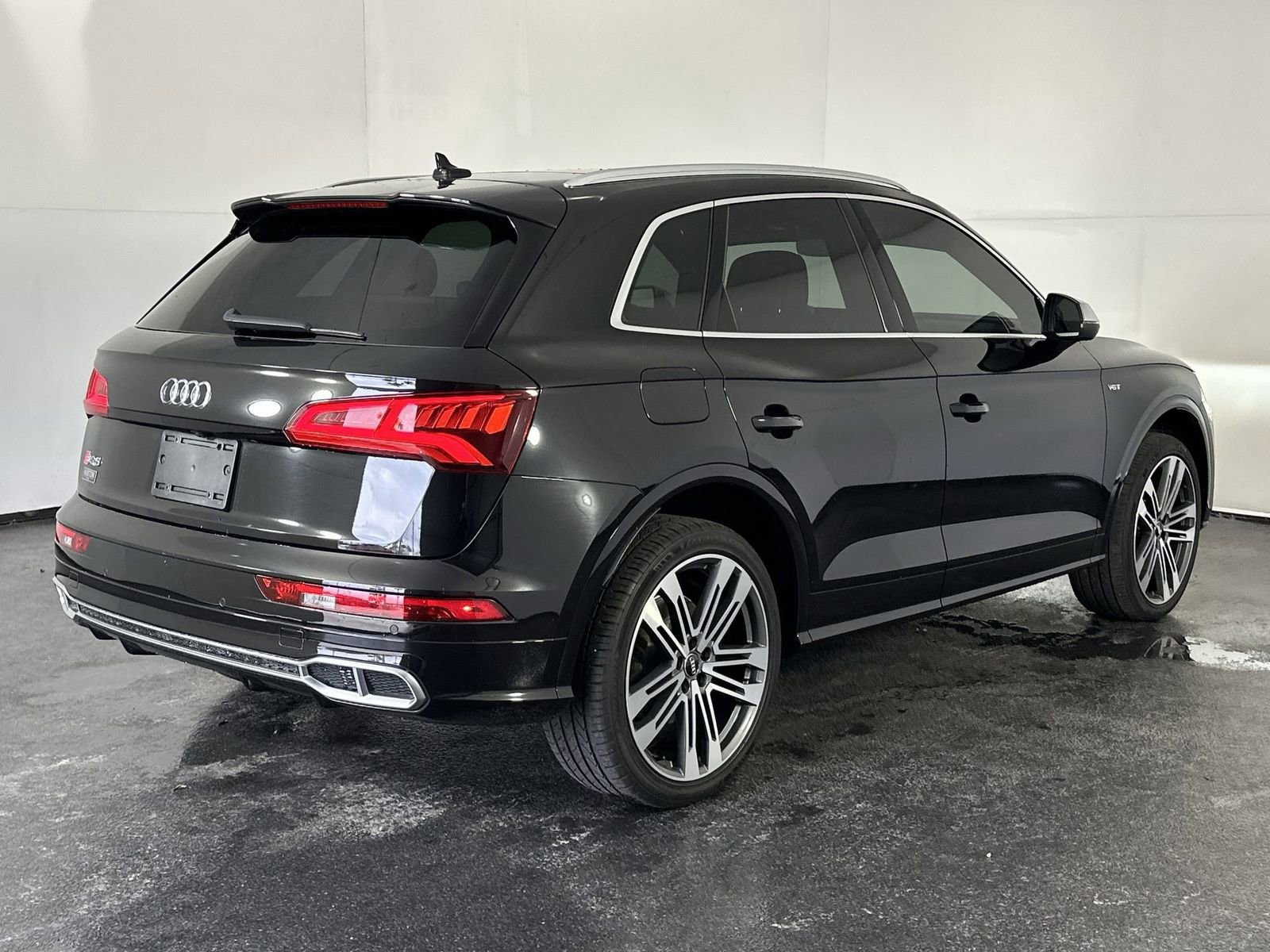 Used 2018 Audi SQ5 Prestige w/ Prestige Package image 11