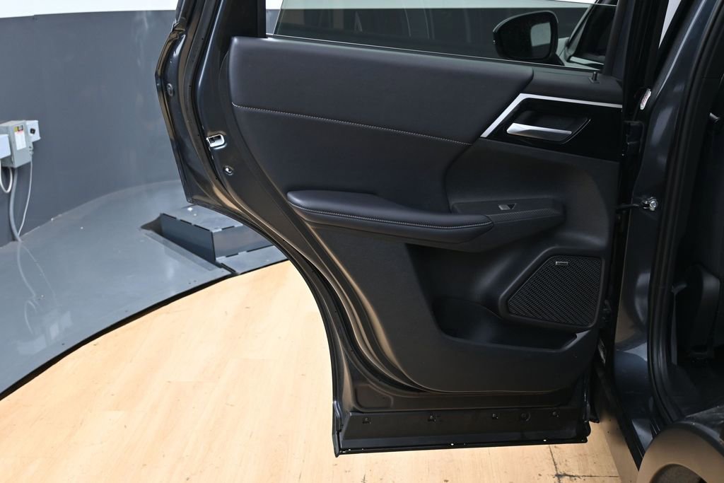 Used 2025 Mitsubishi Outlander SE AWD/4WD image 40