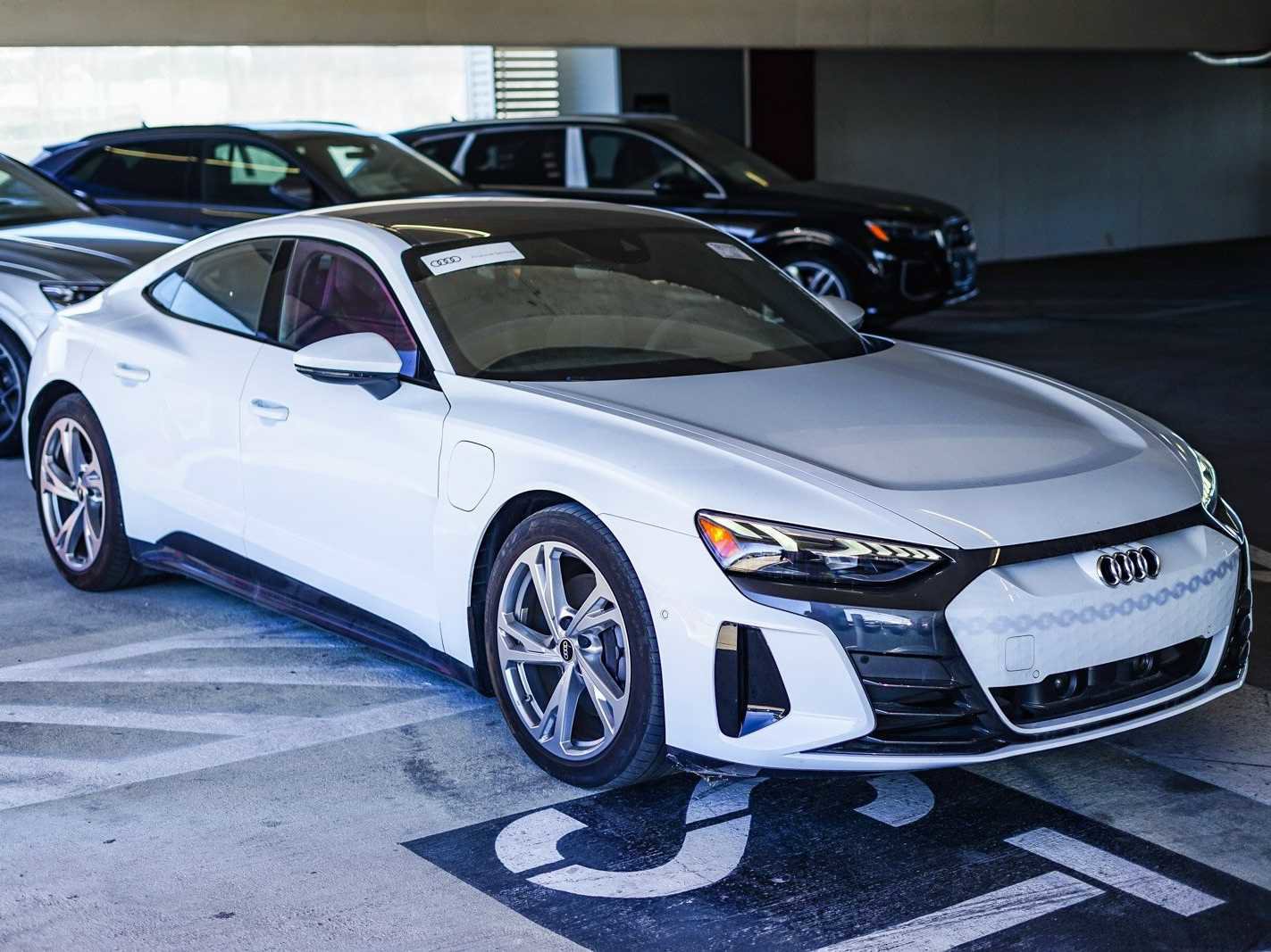 Used 2023 Audi e-tron GT Prestige w/ Prestige Package image 5