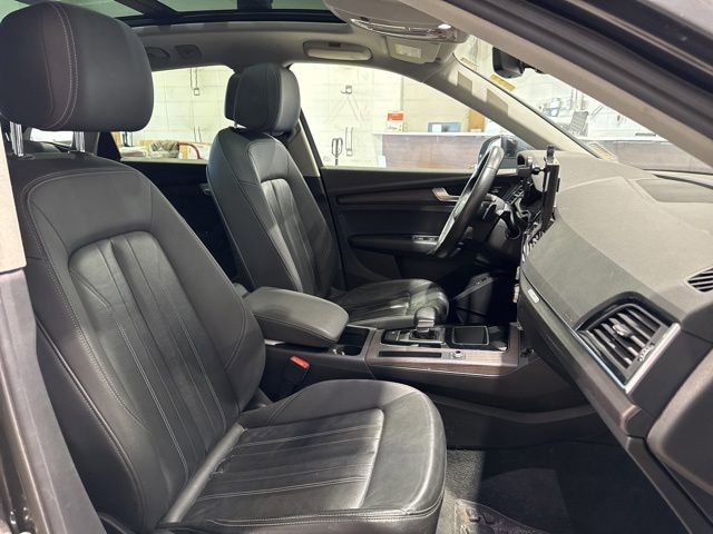 Used 2021 Audi Q5 2.0T Premium w/ Convenience Package AWD/4WD image 24