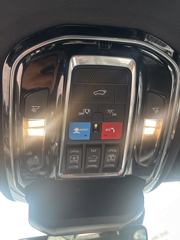 Used 2023 Jeep Grand Cherokee L Overland w/ Trailer Tow Group (B) image 23