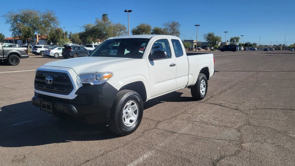 Used 2017 Toyota Tacoma SR image 4