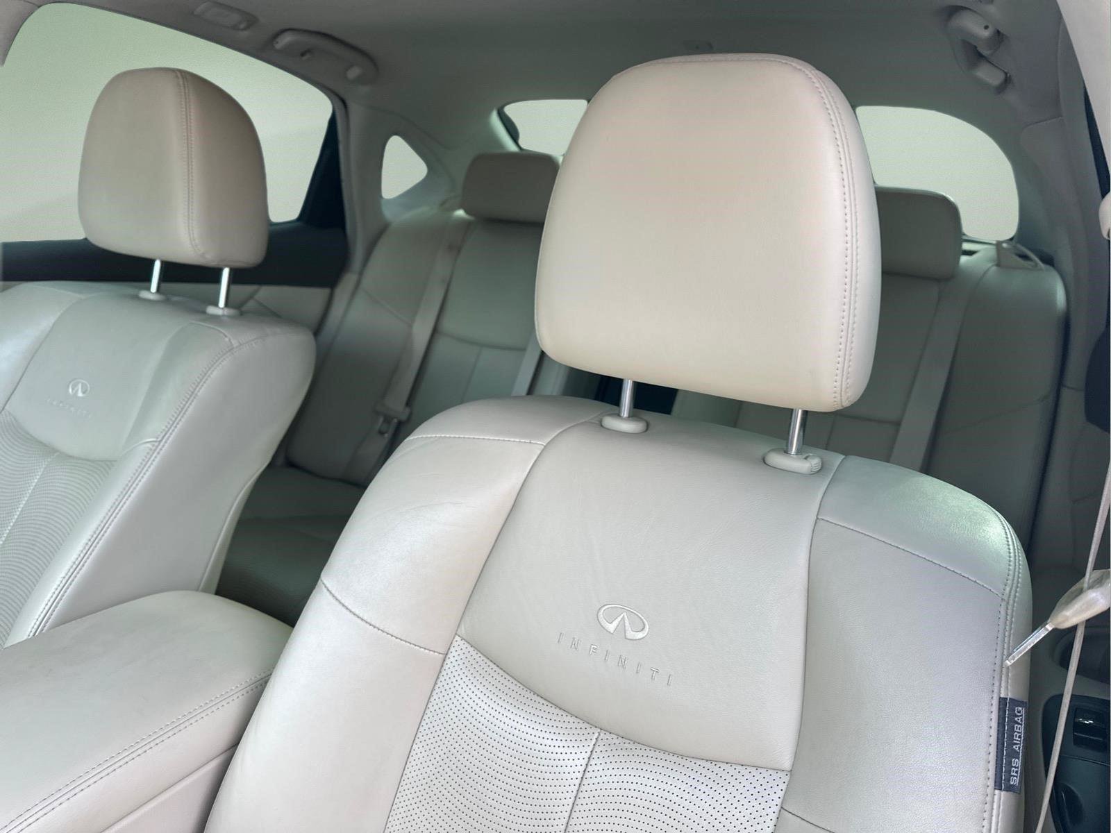Used 2011 INFINITI M37 w/ Premium Pkg RWD image 18
