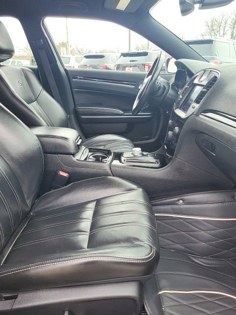 Used 2019 Chrysler 300 S image 13