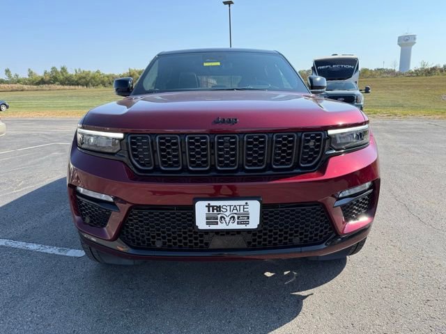 New 2025 Jeep Grand Cherokee Summit image 2