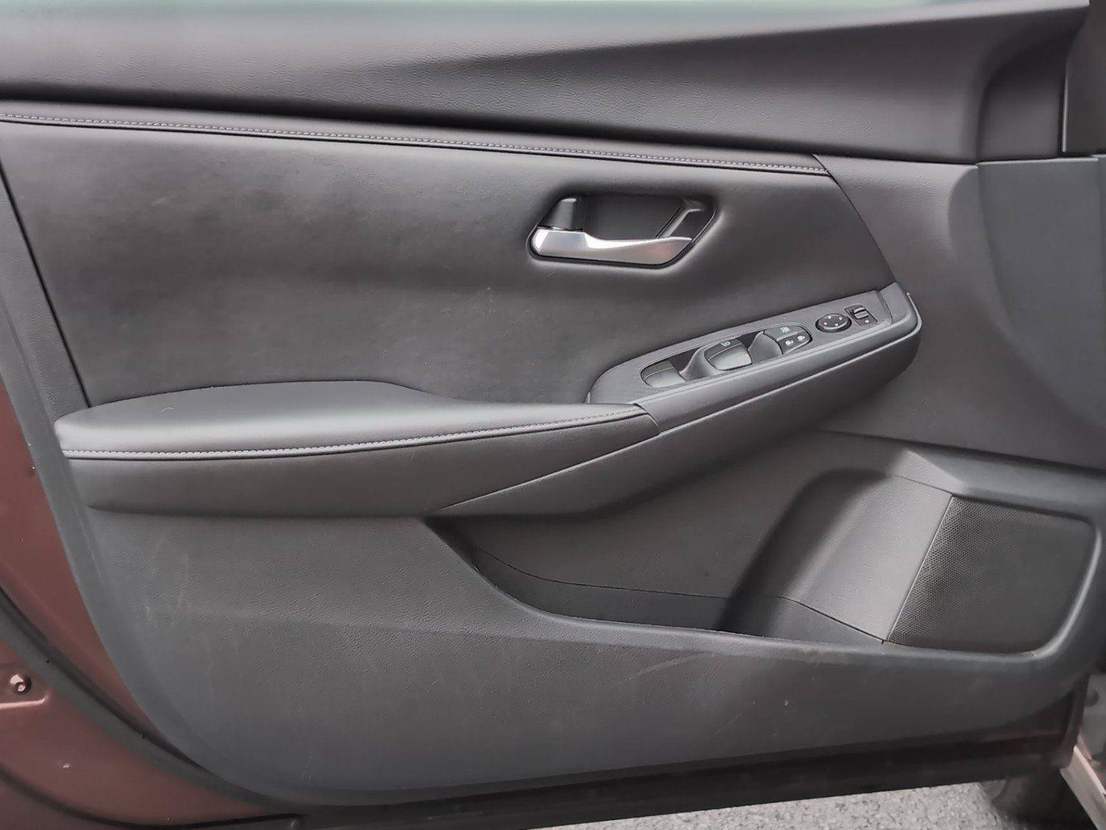 Used 2024 Nissan Sentra SV FWD image 17