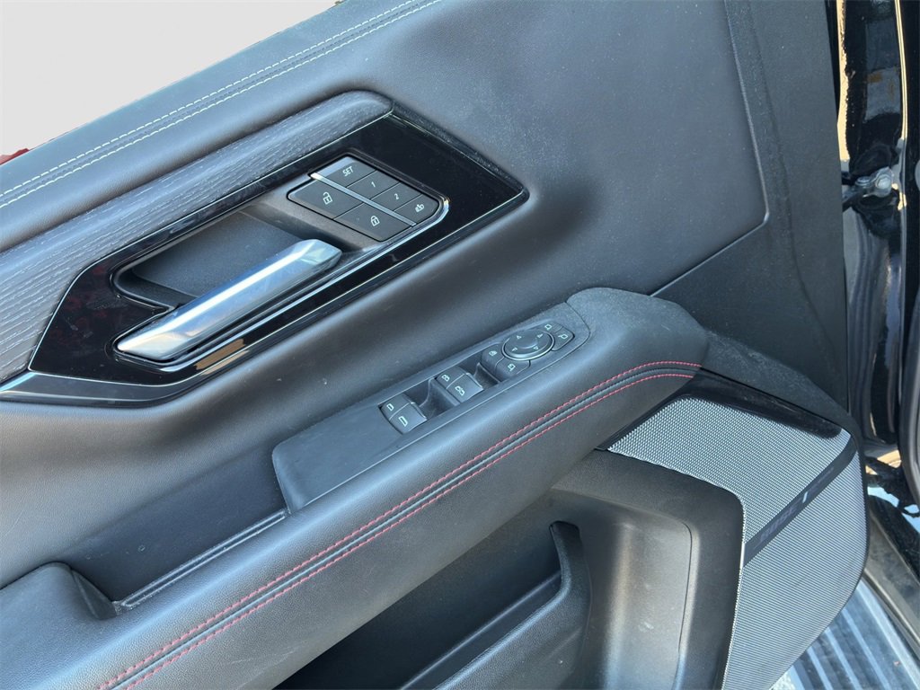 Used 2025 GMC Yukon AT4 Ultimate image 10