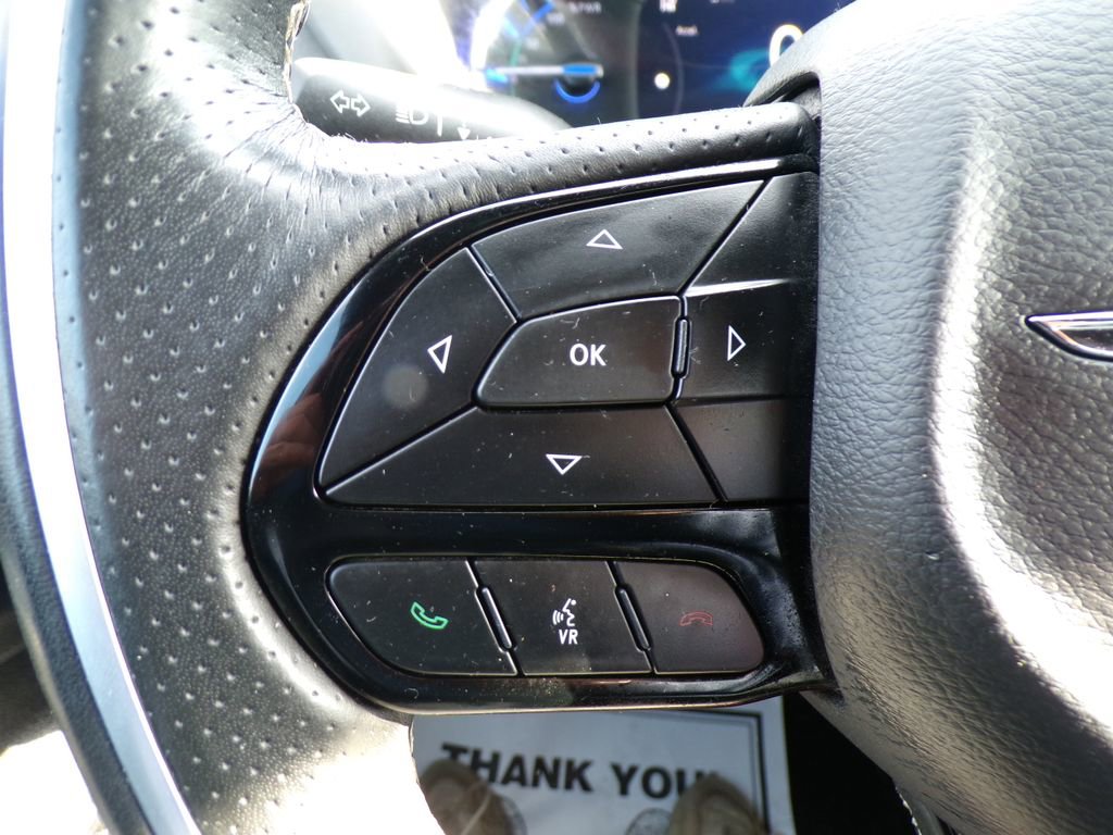 Used 2021 Chrysler Pacifica Limited w/ Uconnect Theater Family Group FWD image 23