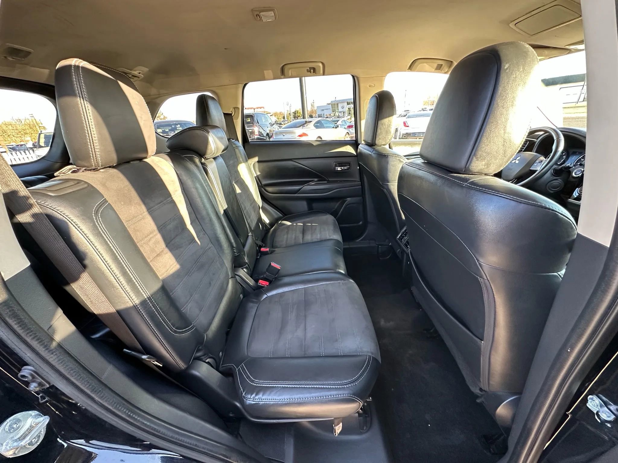 Used 2019 Mitsubishi Outlander SE image 14