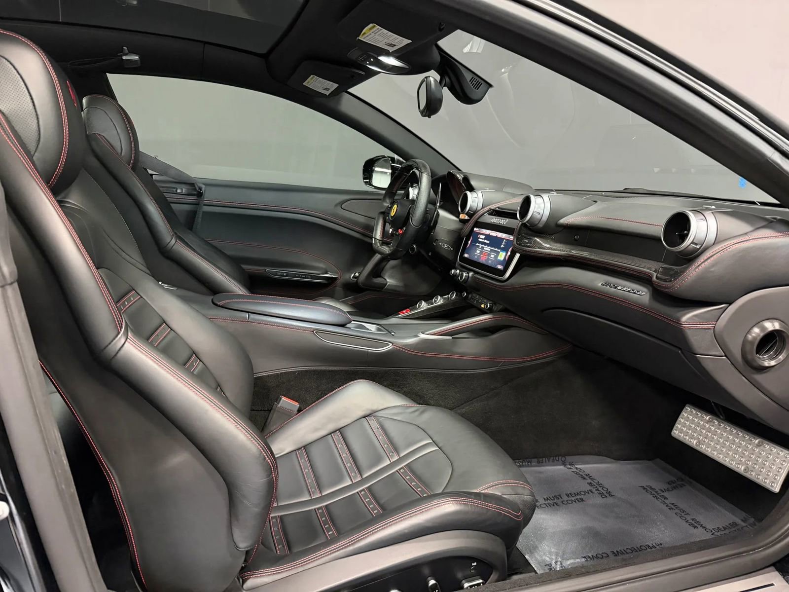 Used 2018 Ferrari GTC4Lusso AWD/4WD image 30