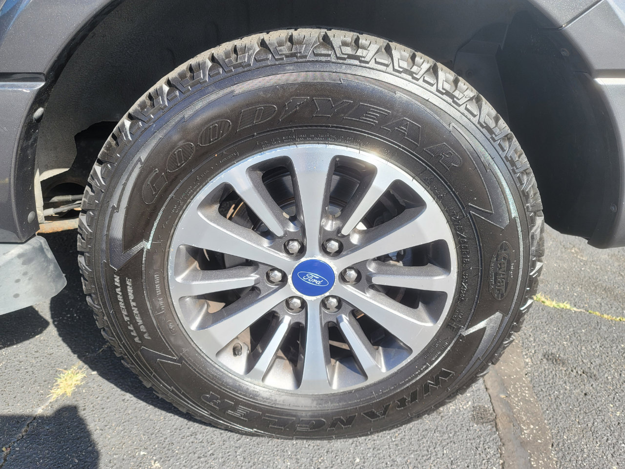 Used 2016 Ford Expedition XLT image 38