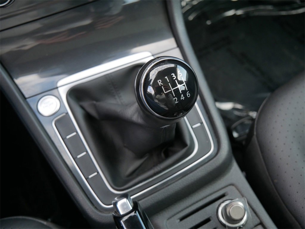 Used 2019 Volkswagen Golf SE w/ Driver Assistance Package image 18