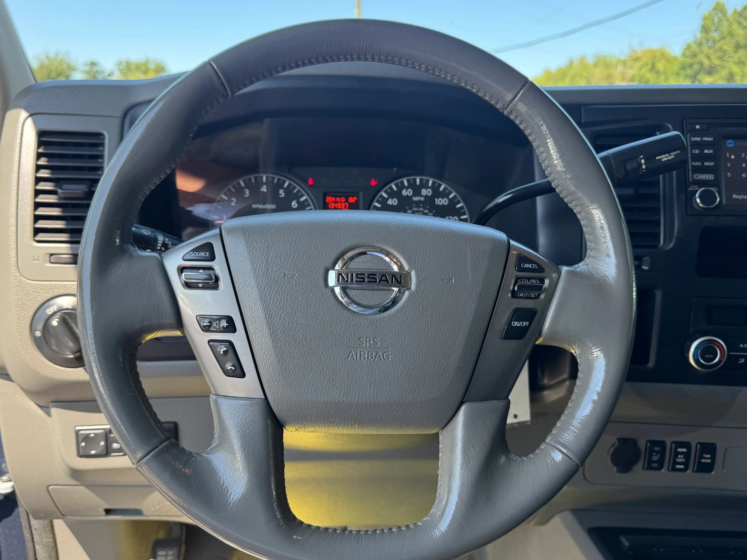 Used 2020 Nissan NV 3500 SL image 18