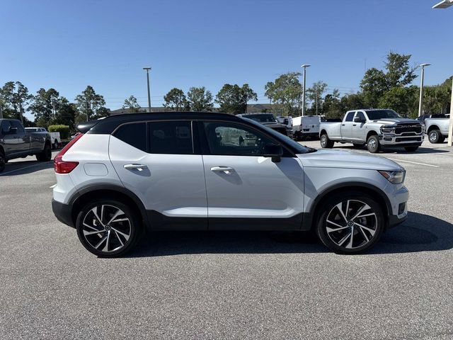 Used 2021 Volvo XC40 T5 R-Design w/ Protection Package Premier AWD/4WD image 2