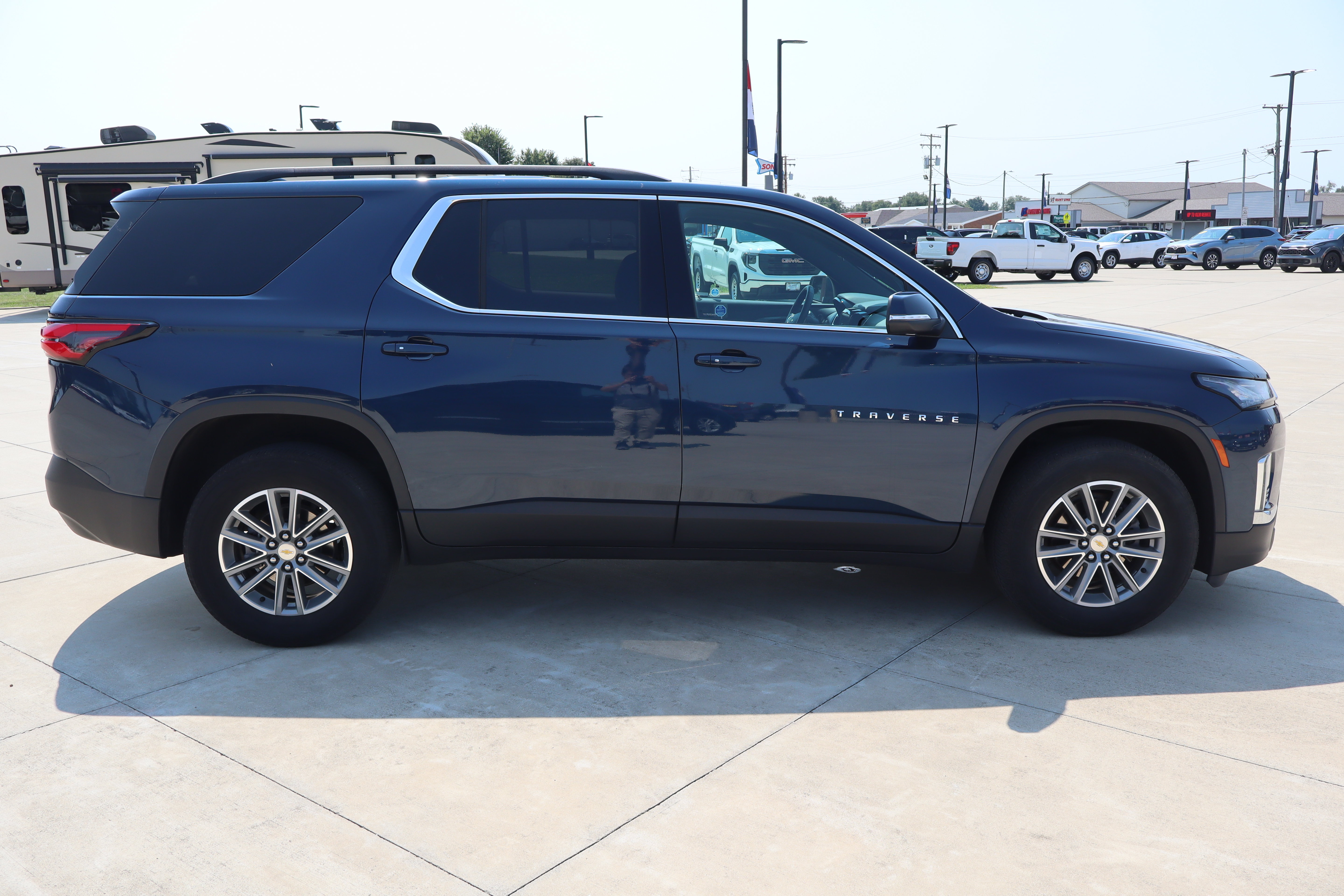 Used 2023 Chevrolet Traverse LT w/ LPO, Floor Liner Package AWD/4WD image 4